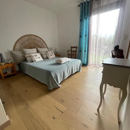 Moderne Dans Le Golfe De Saint Tropez, A 2 Km De La Villa *