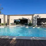 Moderne Dans Le Golfe De Saint Tropez, A 2 Km De La Grimaud