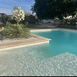 Moderne Dans Le Golfe De Saint Tropez, A 2 Km De La