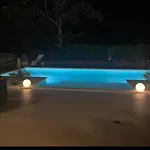 Moderne Dans Le Golfe De Saint Tropez, A 2 Km De La