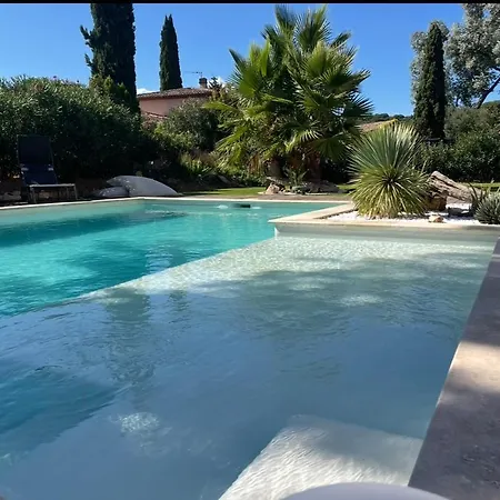 Moderne Dans Le Golfe De Saint Tropez, A 2 Km De La *