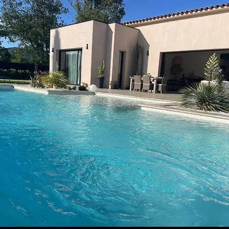 Moderne Dans Le Golfe De Saint Tropez, à 2 Km De La Villa Grimaud