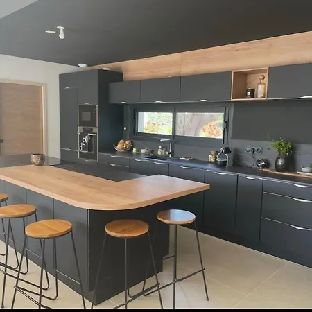 Moderne Dans Le Golfe De Saint Tropez, à 2 Km De La Villa