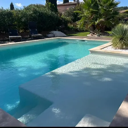Moderne Dans Le Golfe De Saint Tropez, A 2 Km De La Villa