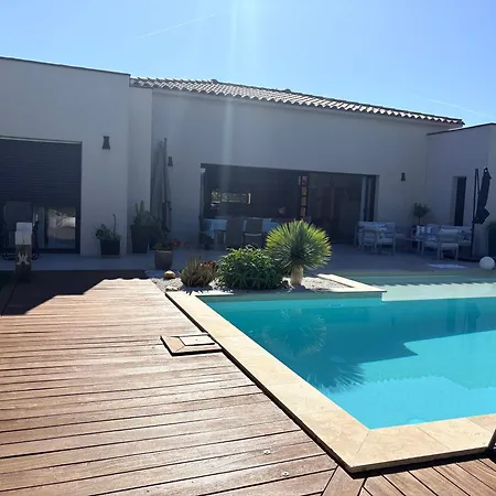 Moderne Dans Le Golfe De Saint Tropez, A 2 Km De La فيلة