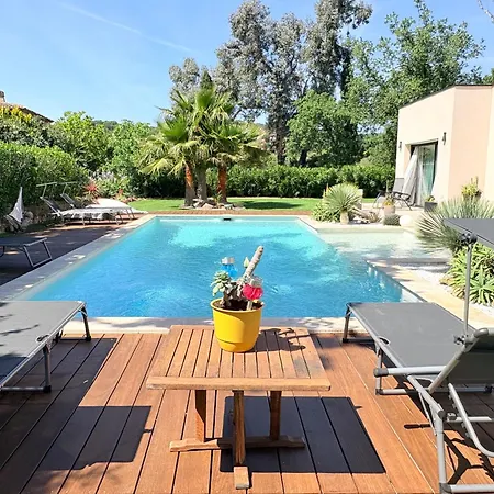 Moderne Dans Le Golfe De Saint Tropez, A 2 Km De La * גרימו