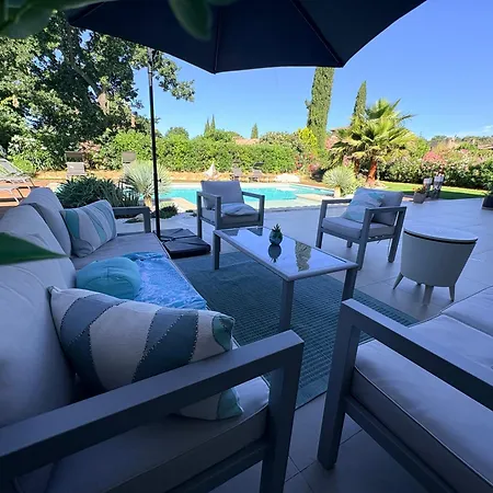 Moderne Dans Le Golfe De Saint Tropez, à 2 Km De La Villa