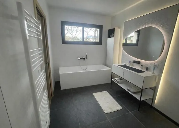 Dans Domaine Privé * Grimaud
