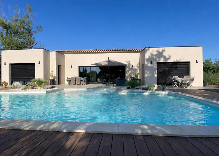 Moderne Dans Le Golfe De Saint Tropez, A 2 Km De La Grimaud