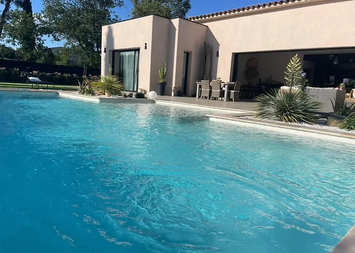 Dans Domaine Privé Villa Grimaud