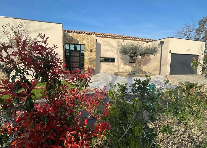 Dans Domaine Privé Villa *